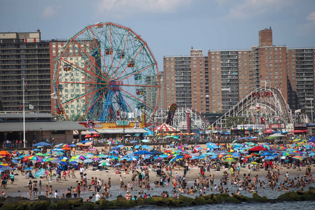 Luna Park em Coney Island reabre em 31 de março de 2023.